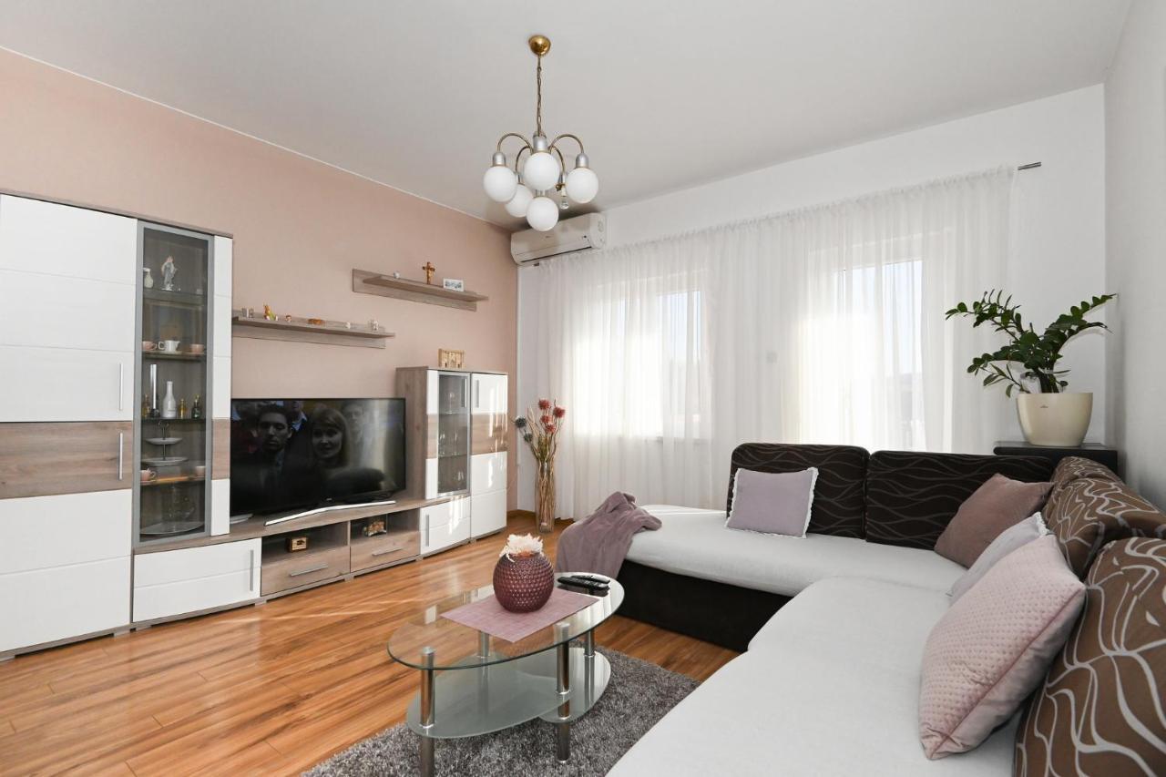 Apartment Irena โพเซดารเย ภายนอก รูปภาพ